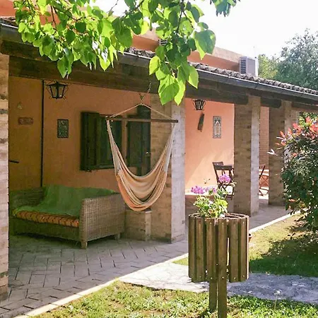 Amazing In San Giovanni With Kitchen Holiday home Montefiore dell'Aso